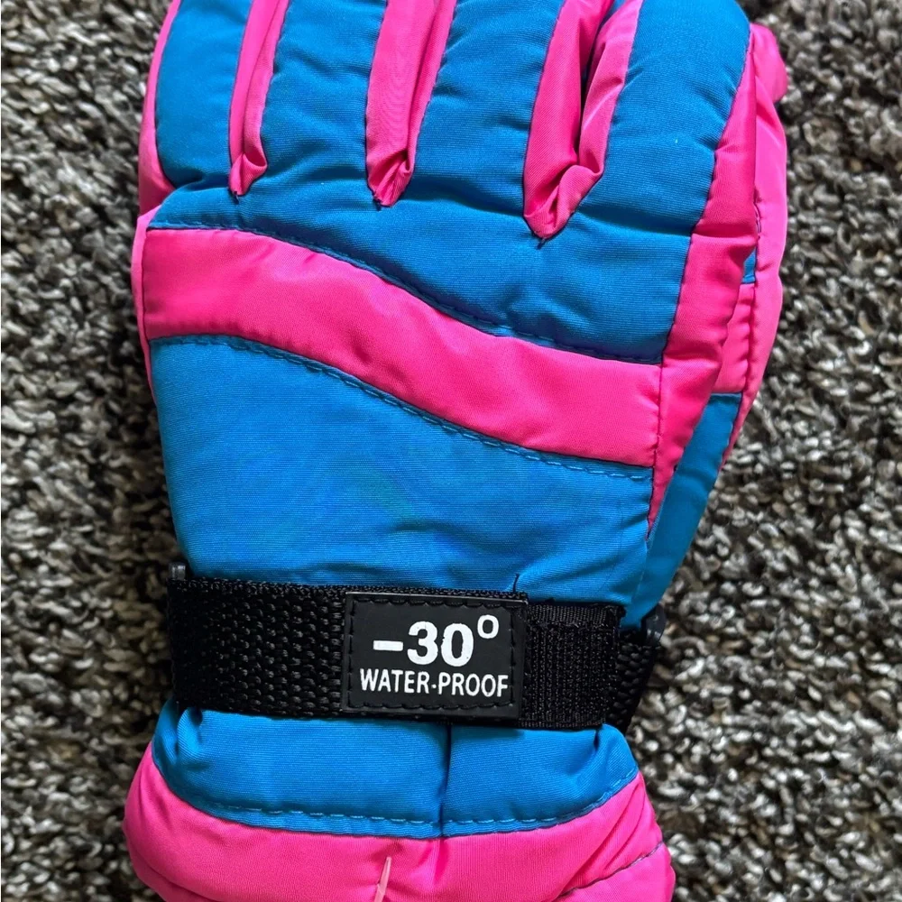 Pink and Blue Mittens for Cozy Comfort